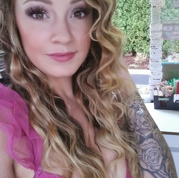 Bright Pink Lingerie Set - Picture 6 of 7